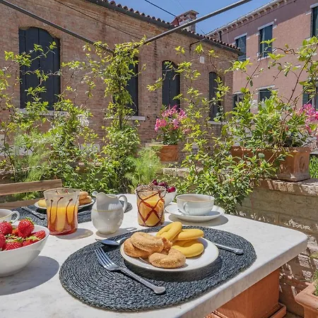 Ca' Minore Secret Garden شقة البندقية